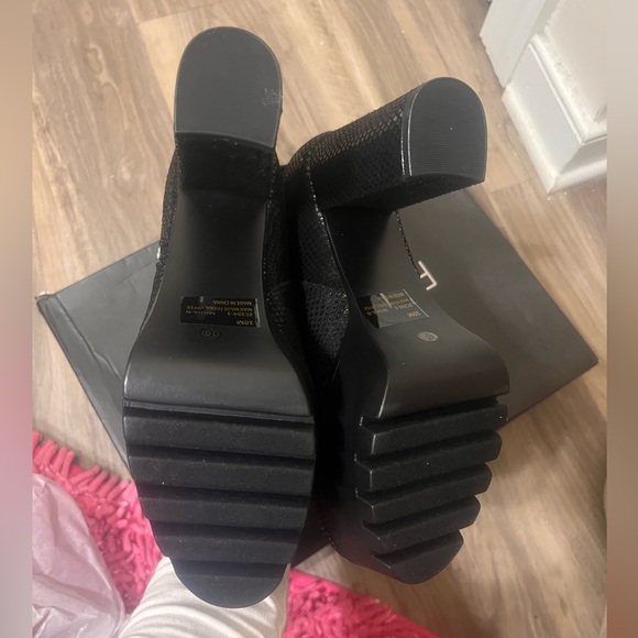 Black fashion nova boots - Picture 4 of 5